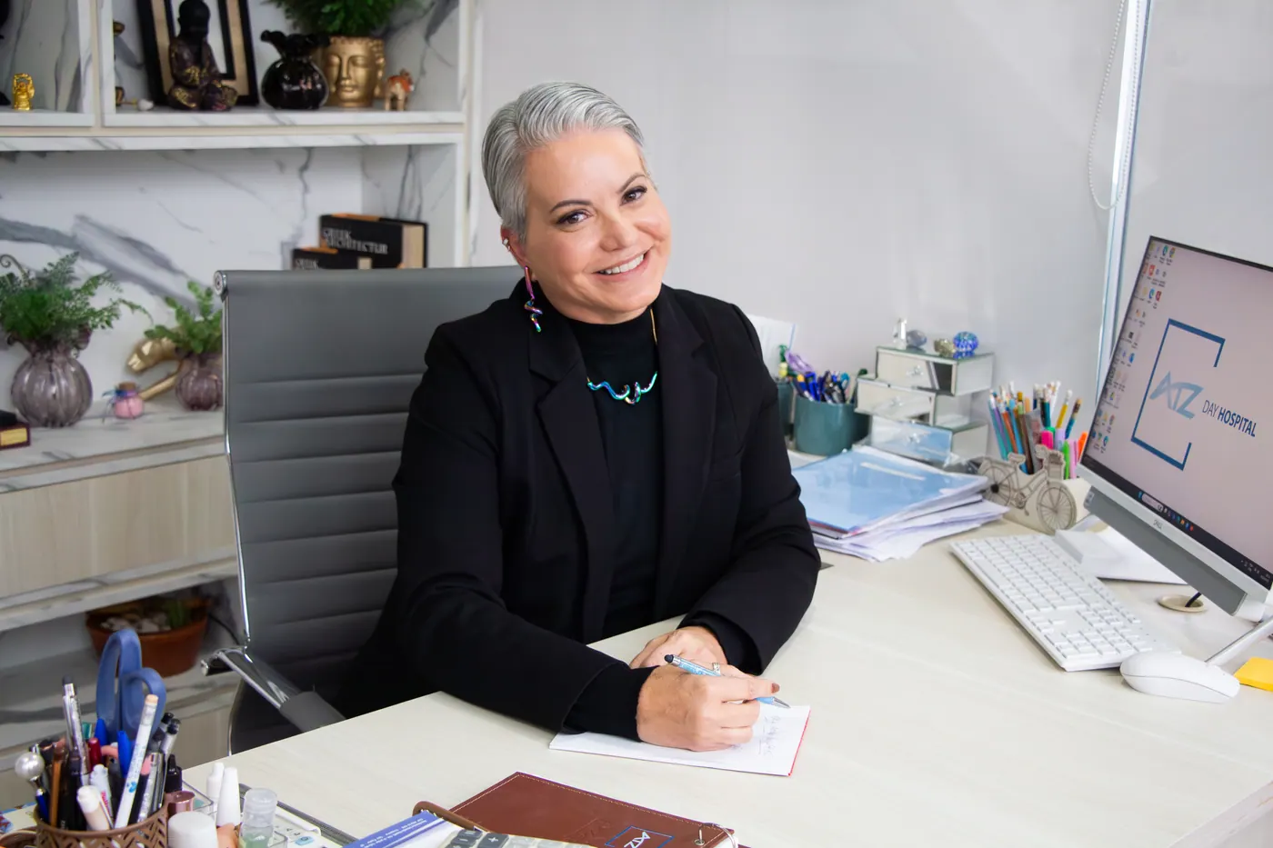 Juliana Elisa Bonder — Cofundadora e responsável pela gestão institucional do ATZ Day Hospital